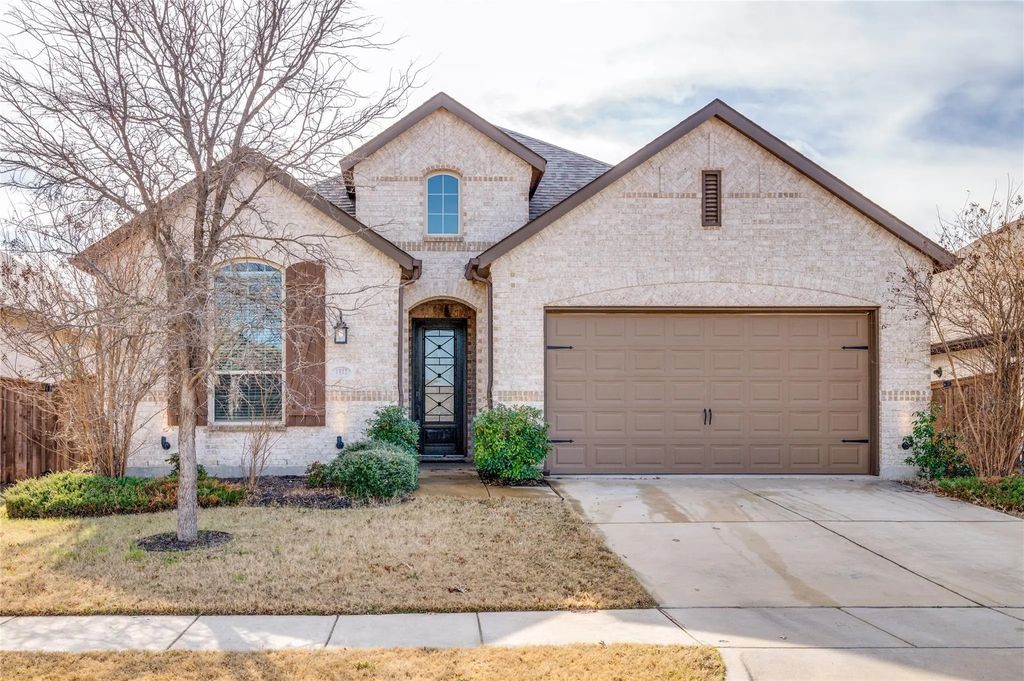 1512 Shetland Road, Aubrey