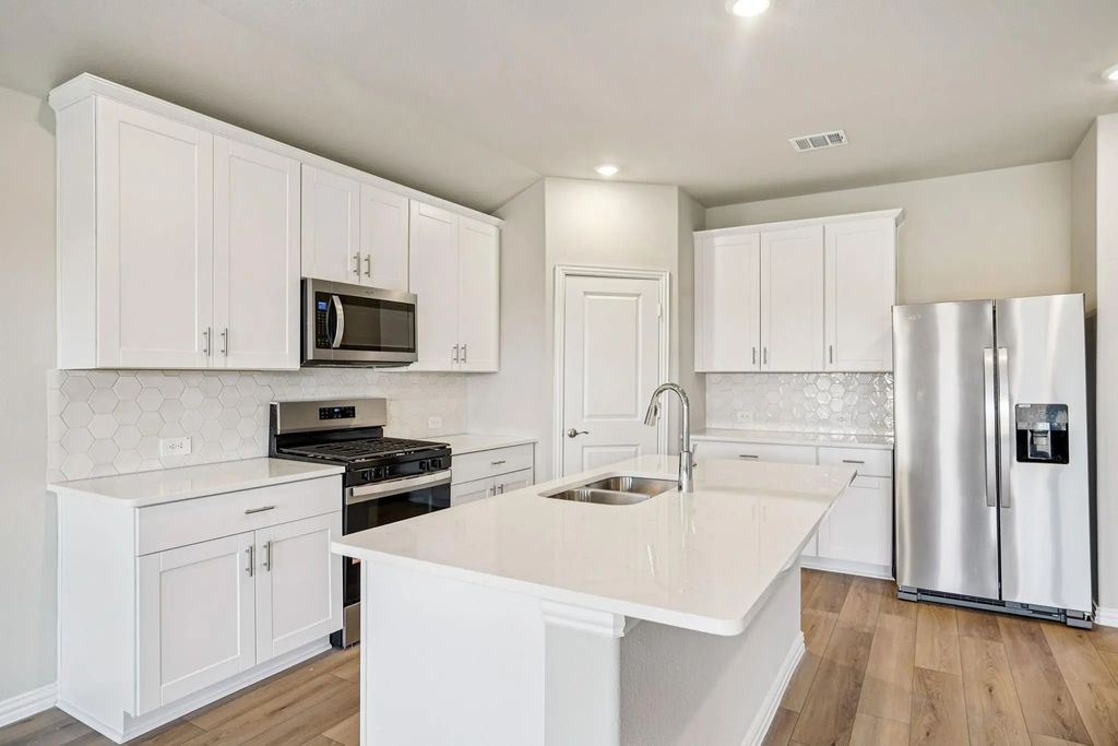 2229 Mustang Way, Seagoville
