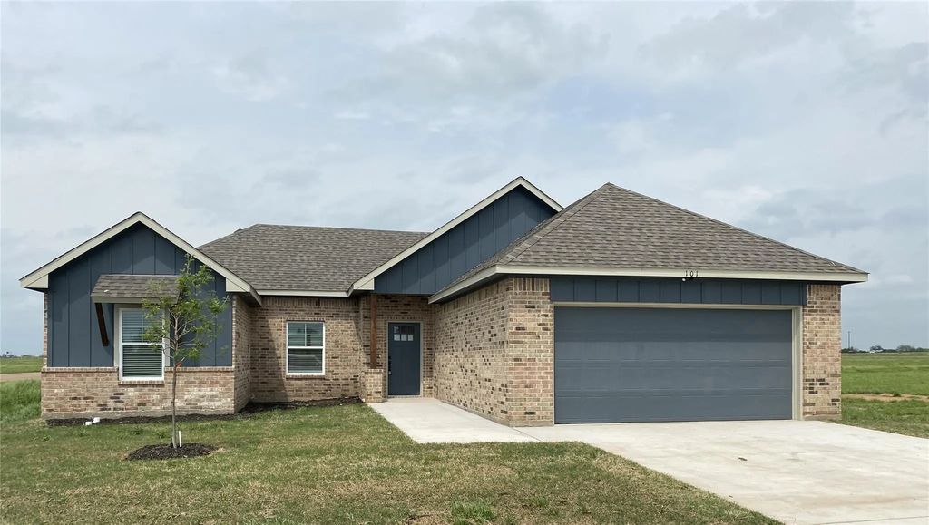 111 Panther Loop, Mabank
