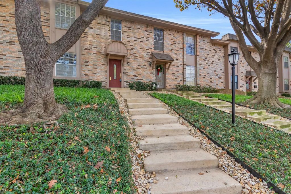 7610 Highmont Street, Dallas