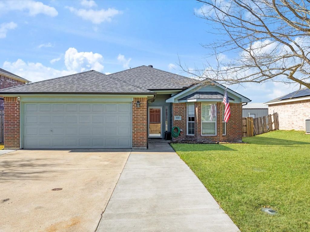 605 Waterford Street, Farmersville