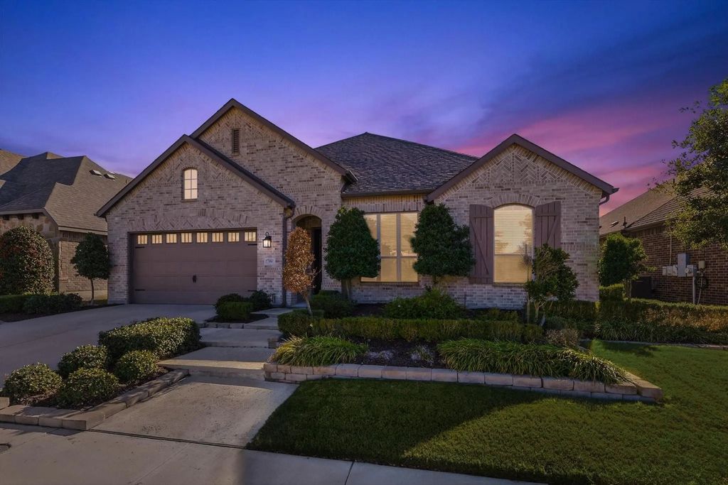 304 Bessie Coleman Boulevard, Waxahachie
