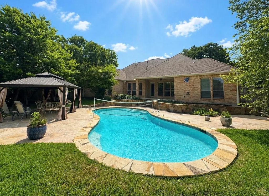 9763 Rock Dove Circle, Fort Worth