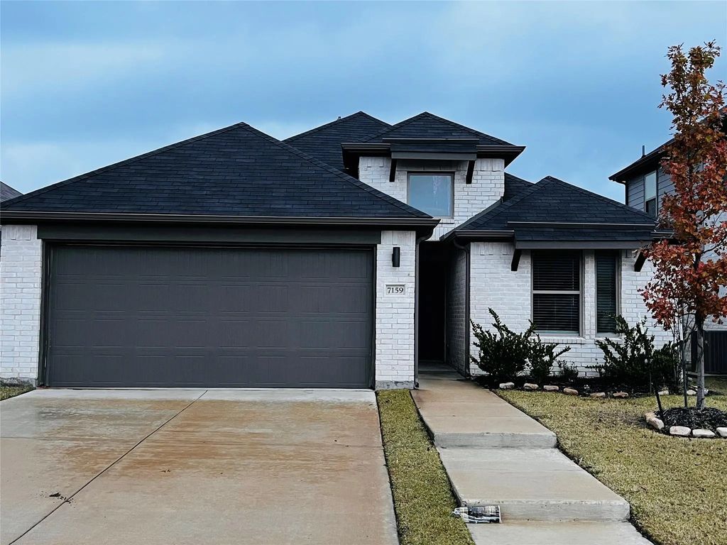 7159 Rolling Waters Way, Royse City