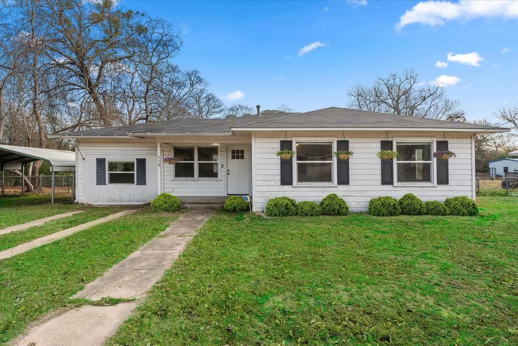 714 Jeanell Street, Quitman