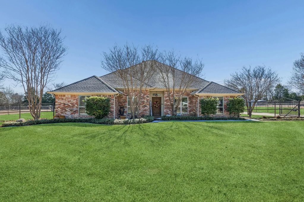 6 Hickory Hill Street, Lucas