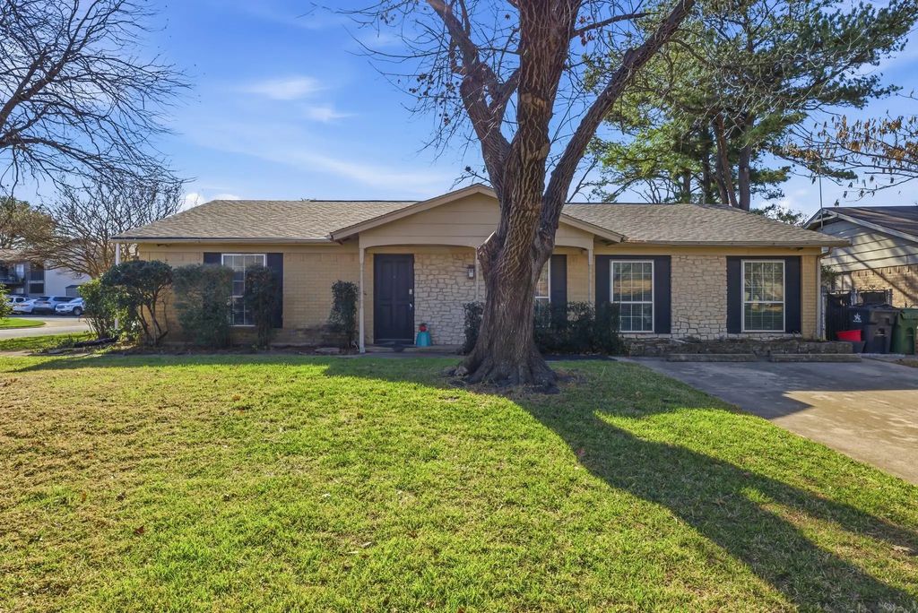 2900 Lynnwood Drive, Arlington