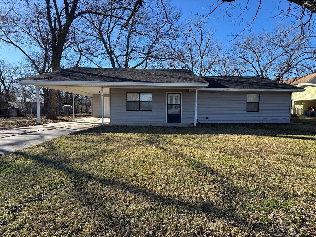 205 Wight Street, Roxton