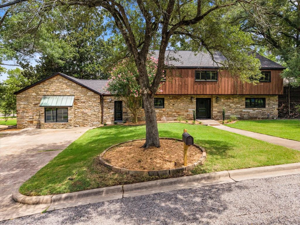 701 Fleming Drive, Mount Pleasant