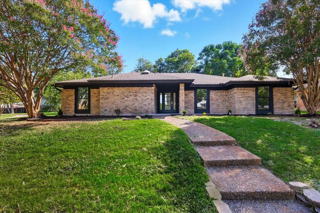 1712 Poinciana Lane, Plano