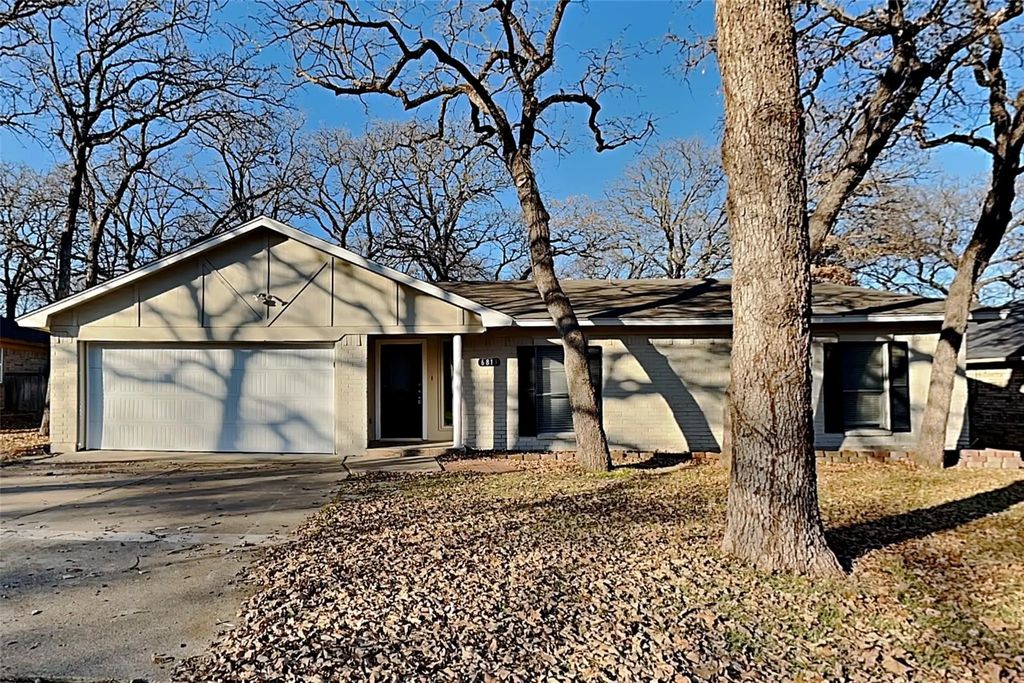 6813 Shadydale Drive, North Richland Hills