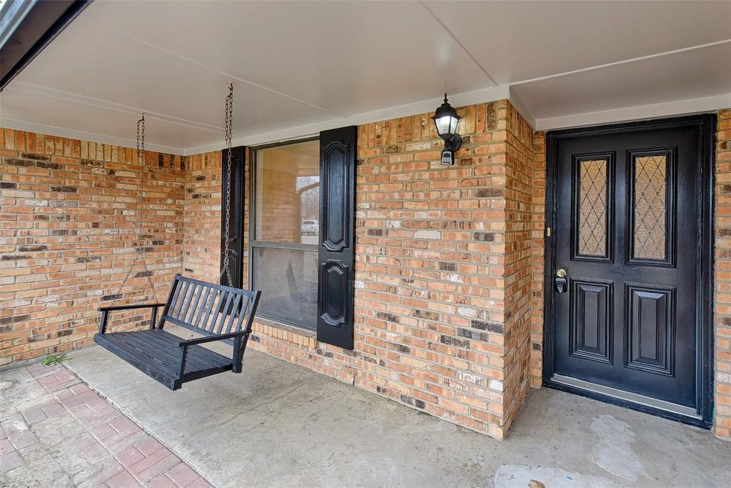 1308 Timber Valley Drive, Flower Mound