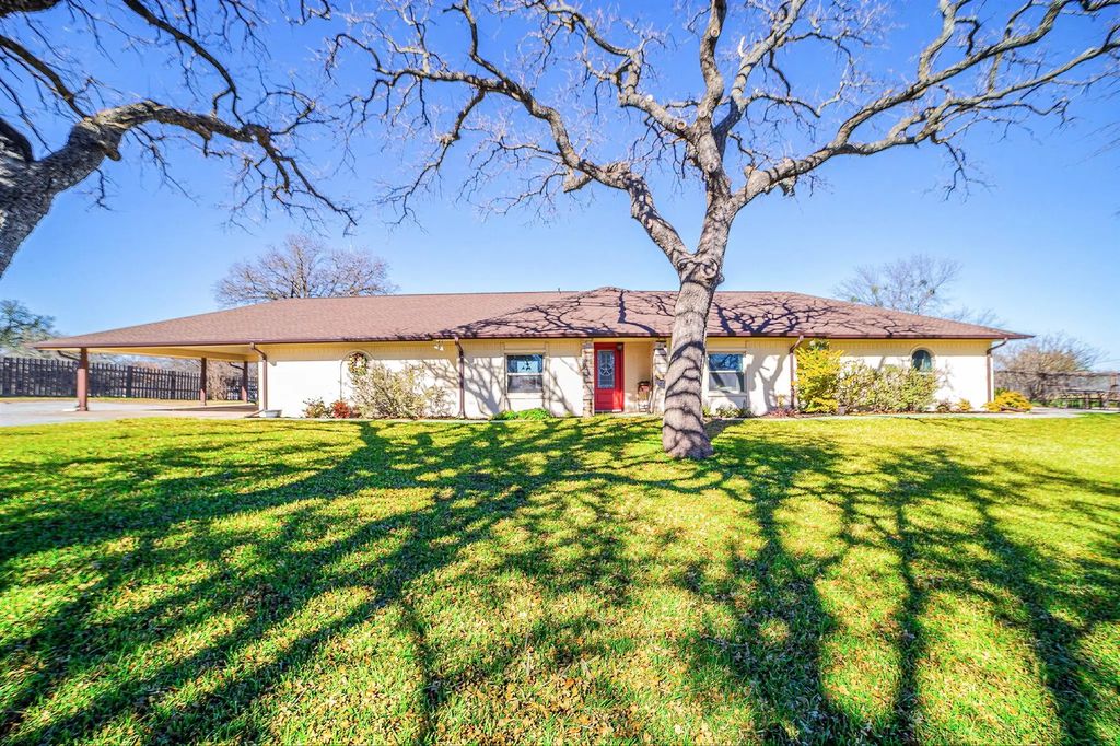 115 Bent Oak Road, Weatherford
