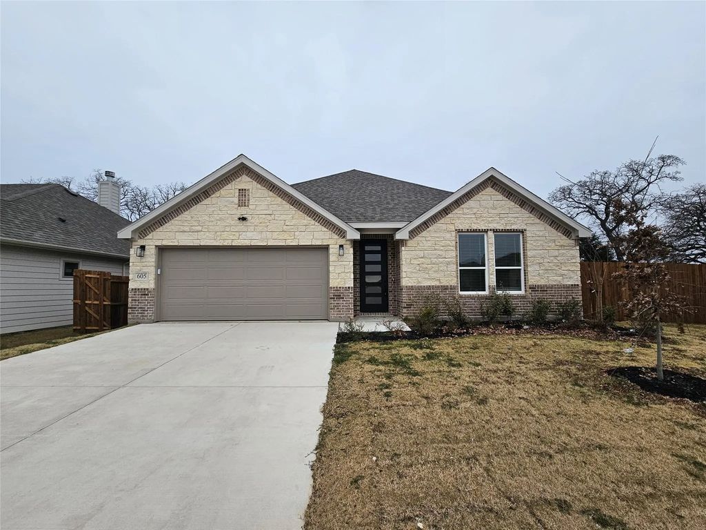 605 Begonia Drive, Azle
