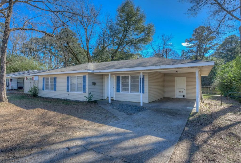 242 Pecanview Drive, Minden