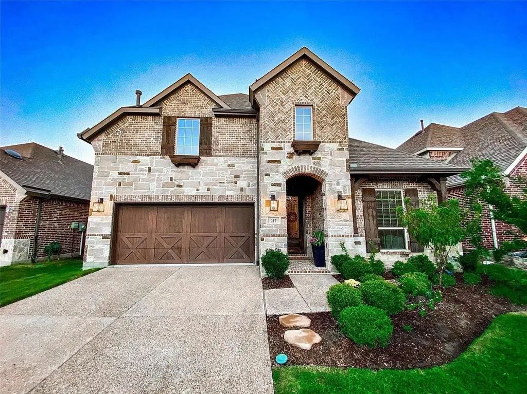 217 Warwick Boulevard, Lewisville