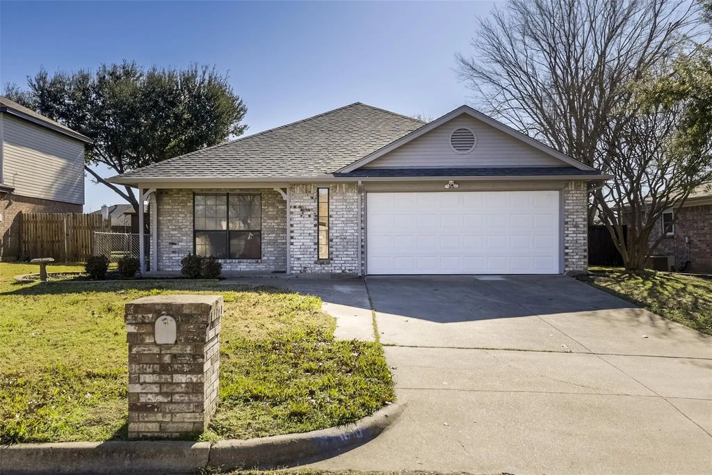 1610 Oxford Drive, Mansfield