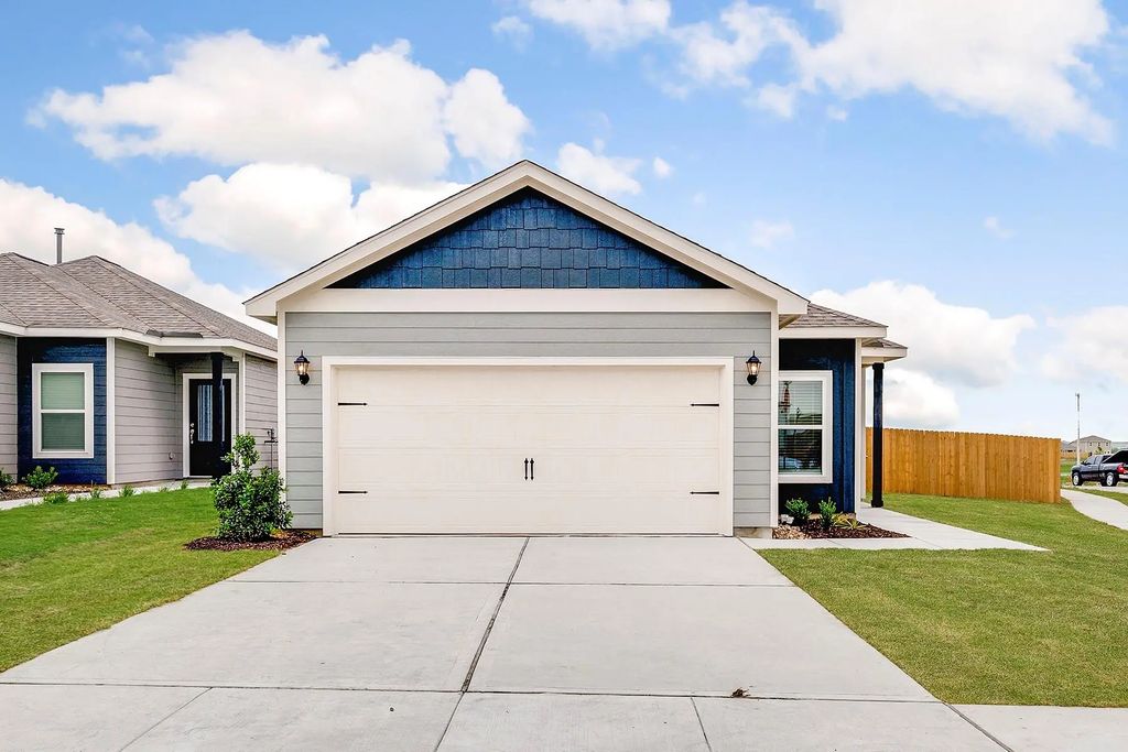 8416 White Wolf Trail, Ponder