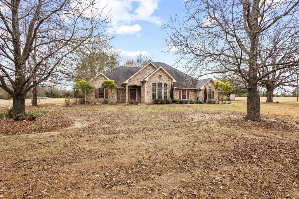 244 County Road 45010, Powderly
