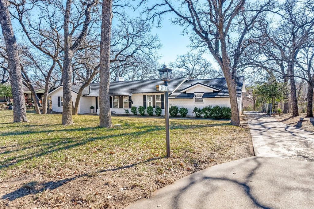 5824 Yolanda Drive, Fort Worth
