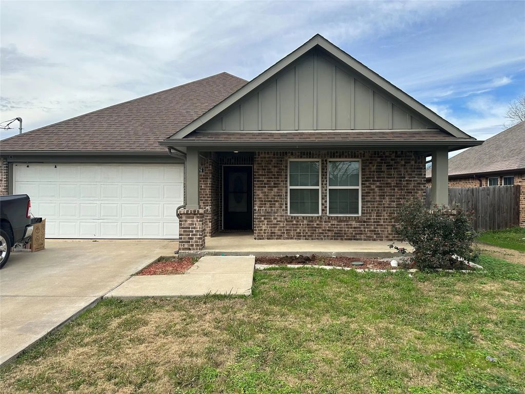 412 S Park Street, Terrell
