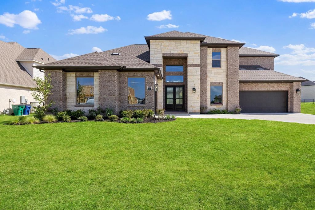 615 Long Irons Court, Heath