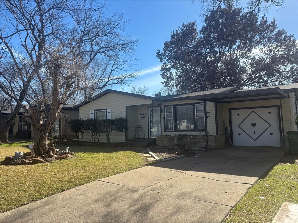 6628 Onyx Drive N, North Richland Hills