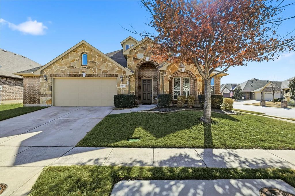 8204 Spitfire Trail, Aubrey