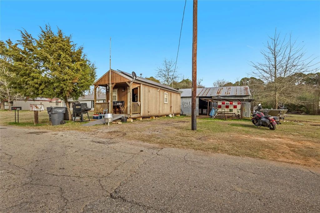 241 County Road 2153, Quitman
