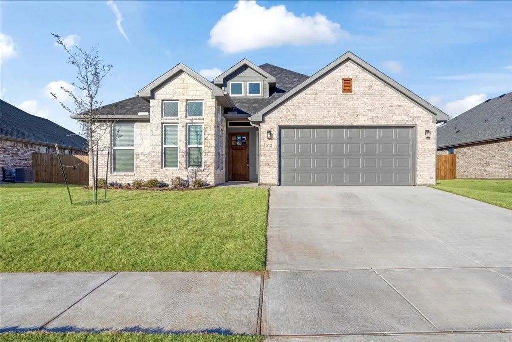512 Courtney Drive, Sherman