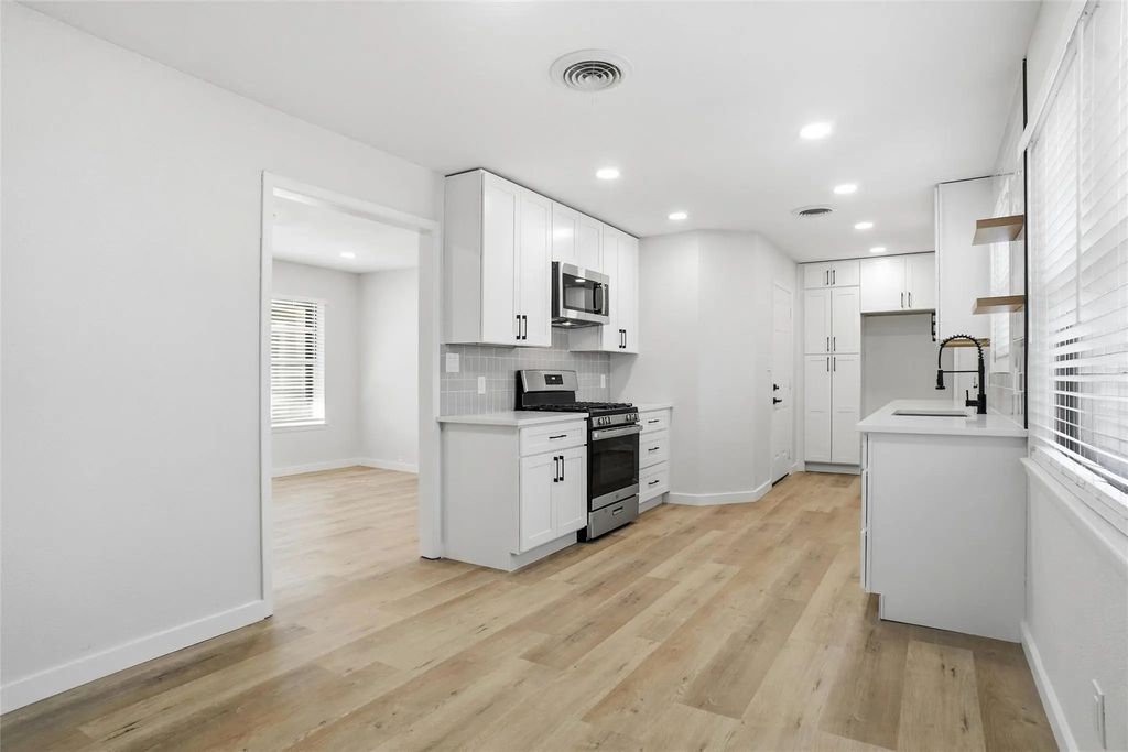 4712 Carlyle Drive, Fort Worth