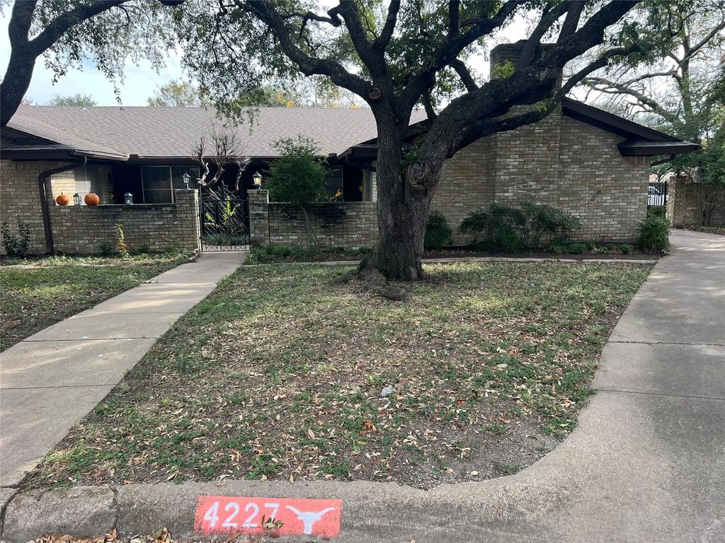 4227 Altamesa Boulevard, Fort Worth