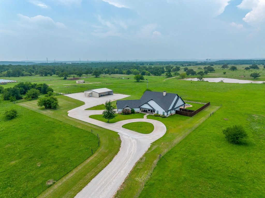 733 Fm 2652, Graham