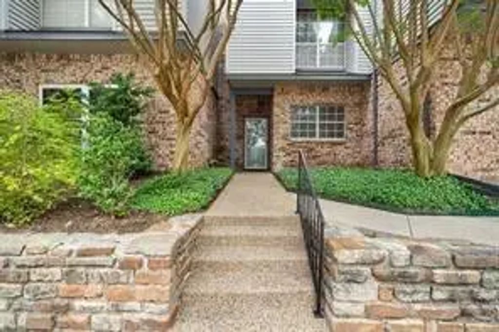 2506 Wedglea Drive 105, Dallas