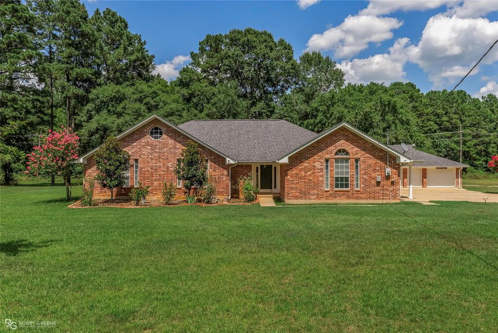 171 Forest Glades Lane, Sibley