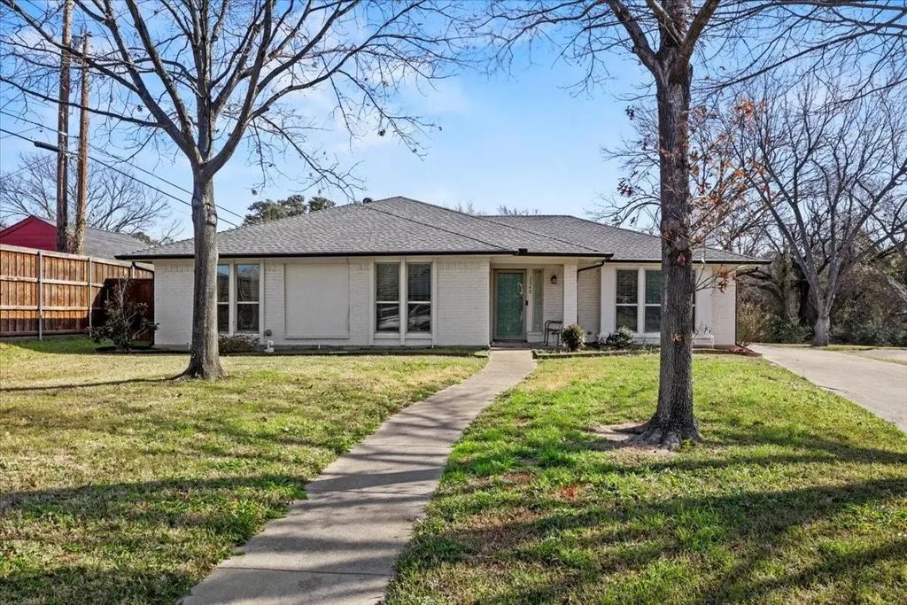 2040 Casa Loma Court, Grapevine