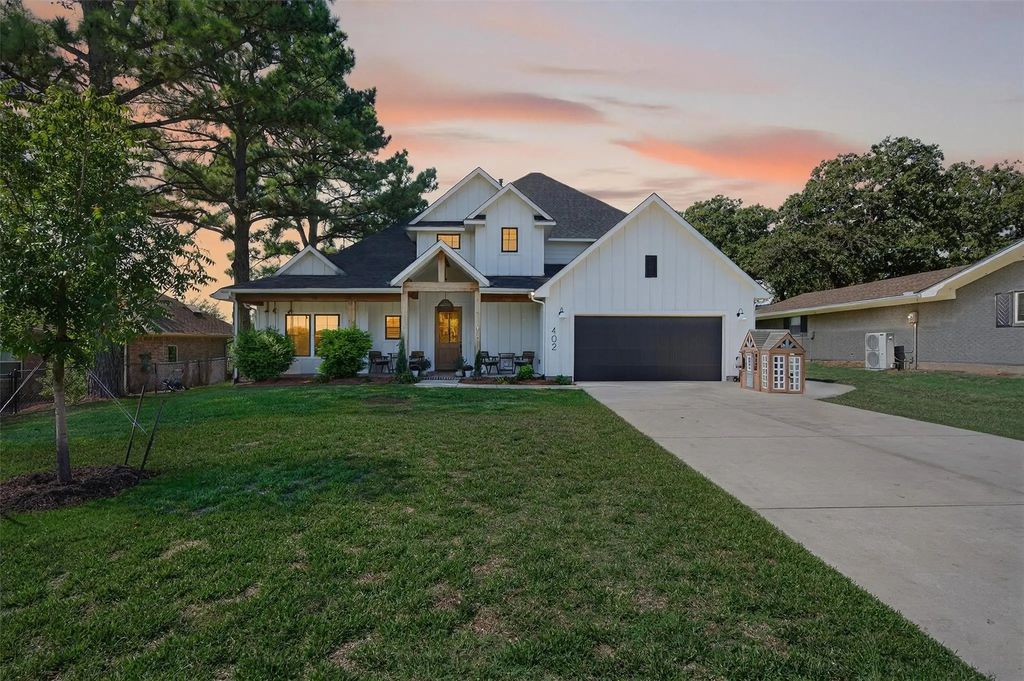 402 Kiowa Drive W, Lake Kiowa