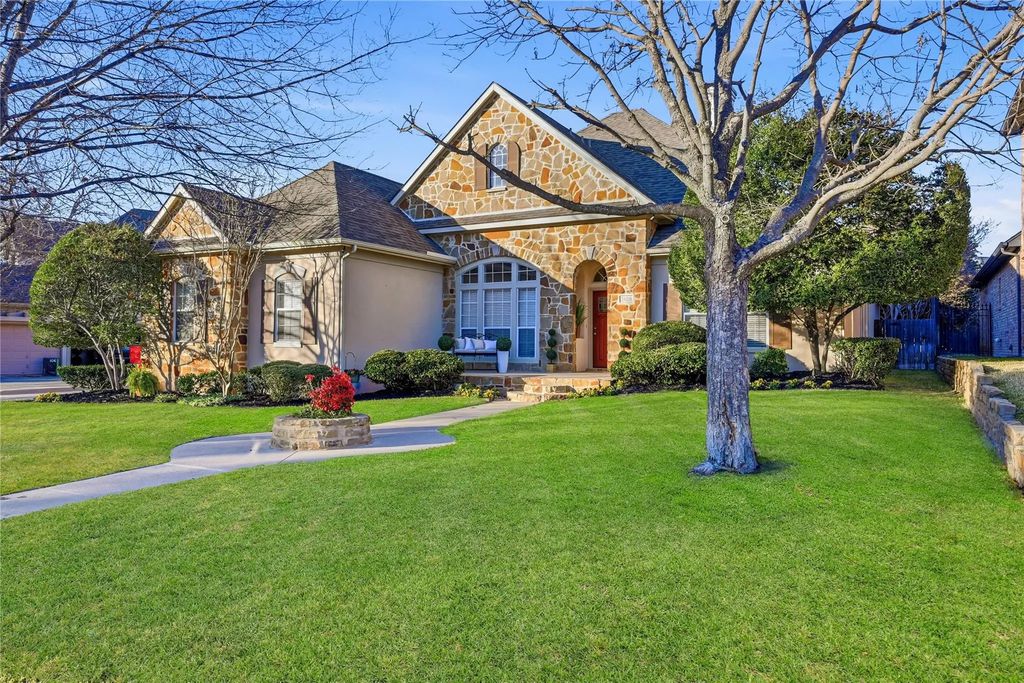 2608 Flameleaf Drive, Grapevine