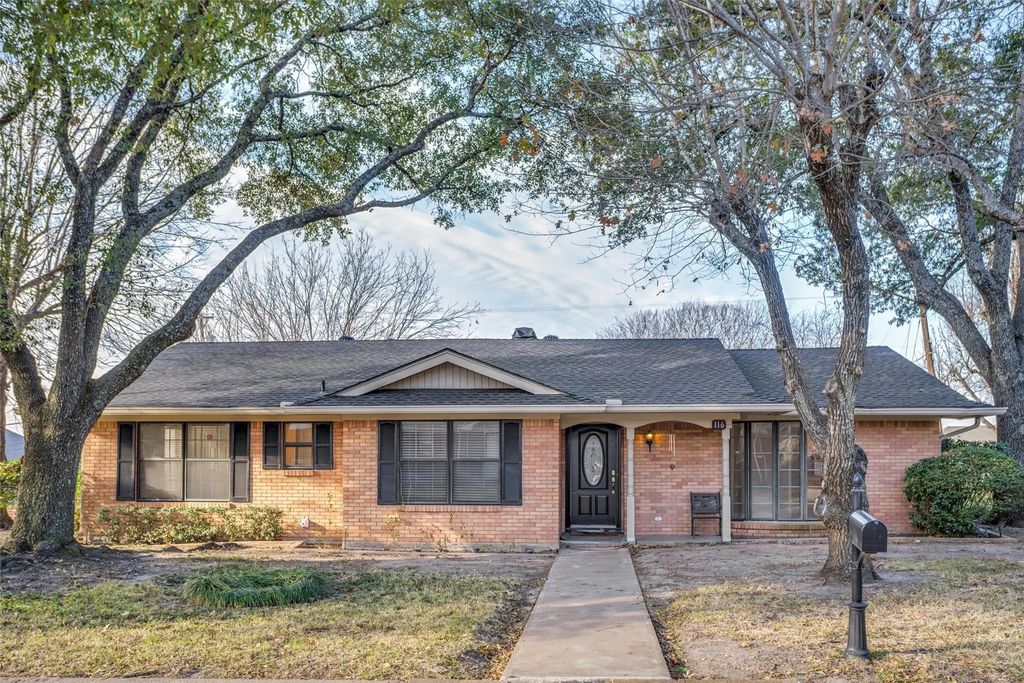 116 Lumpkin Drive, Ennis