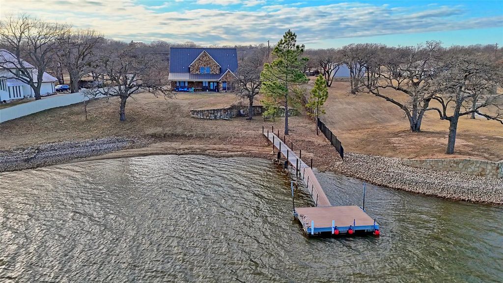 202 Storey Road, Nocona