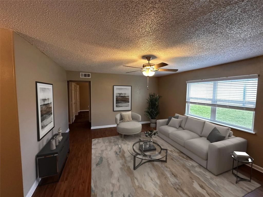 4639 Williams Road 202, Benbrook