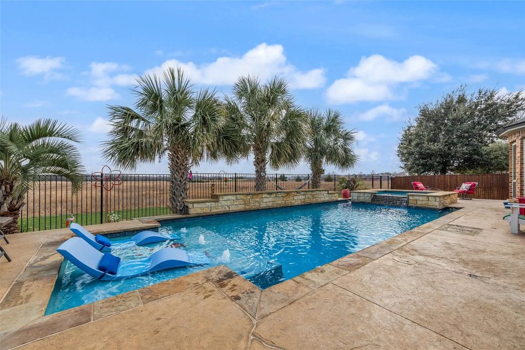 2435 Beachview Drive, Grand Prairie