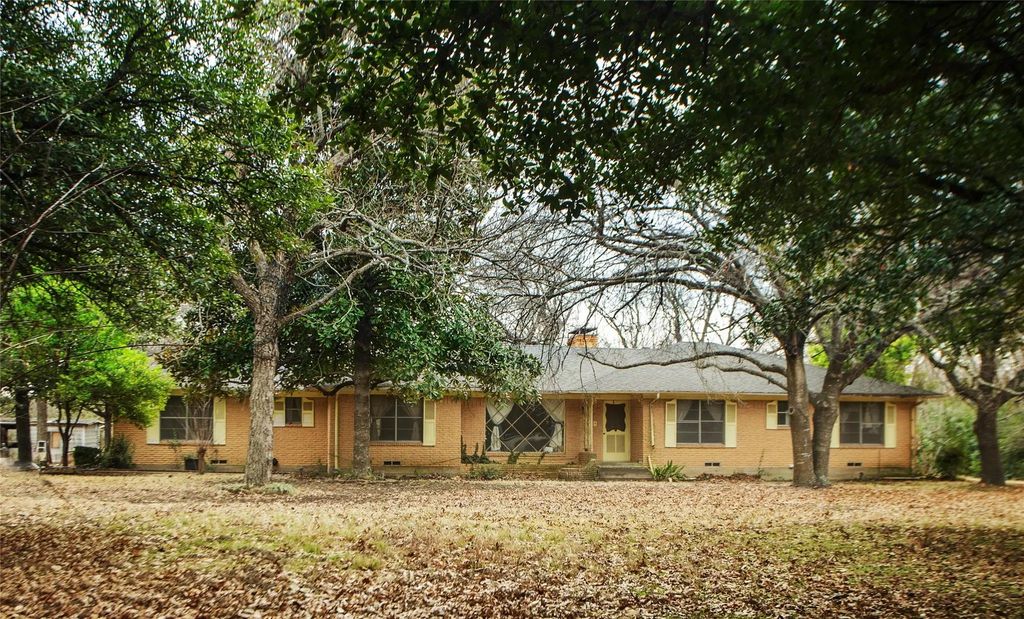 1608 N Houston School Road, Lancaster
