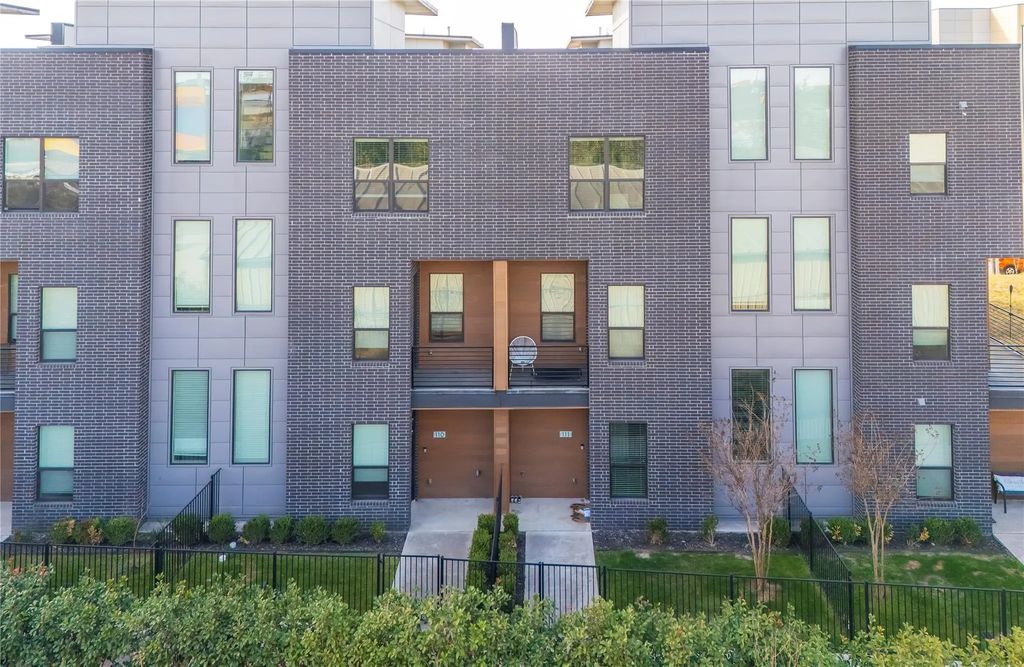 2000 Park Avenue 110, Dallas
