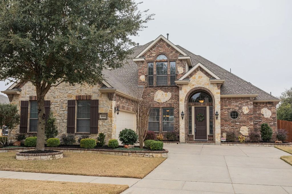 8008 Comstock Drive, Arlington