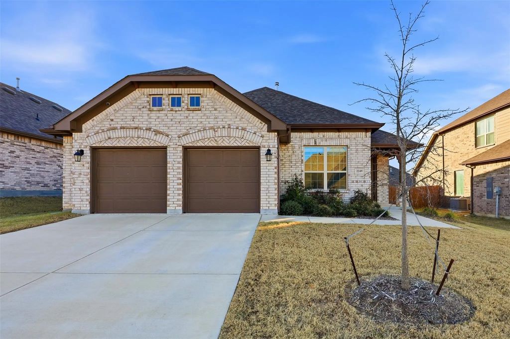 2249 Burning Bush Lane, Waxahachie