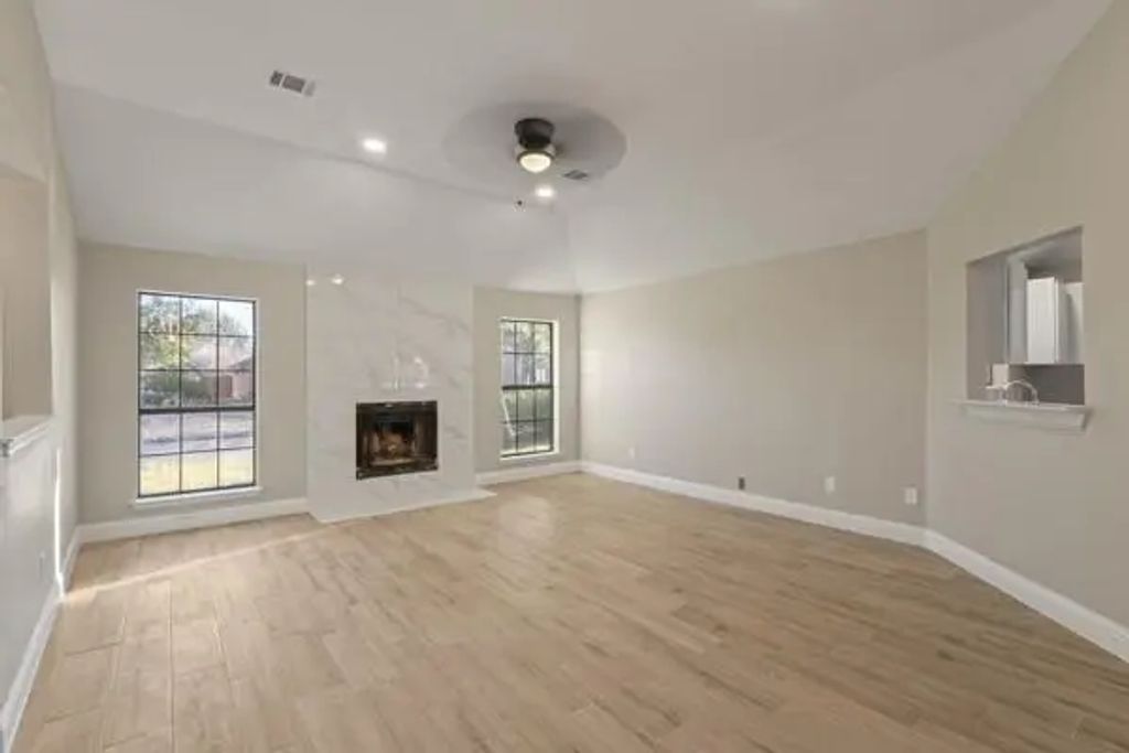 1129 Harvest Hill Lane, Lancaster