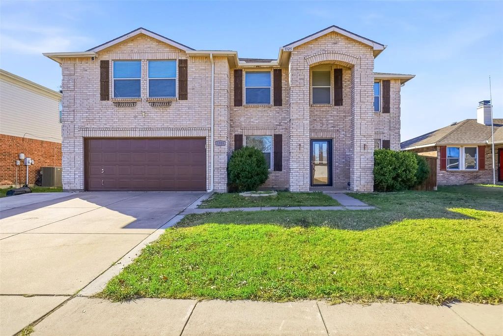 1325 Dandelion Trail, Burleson