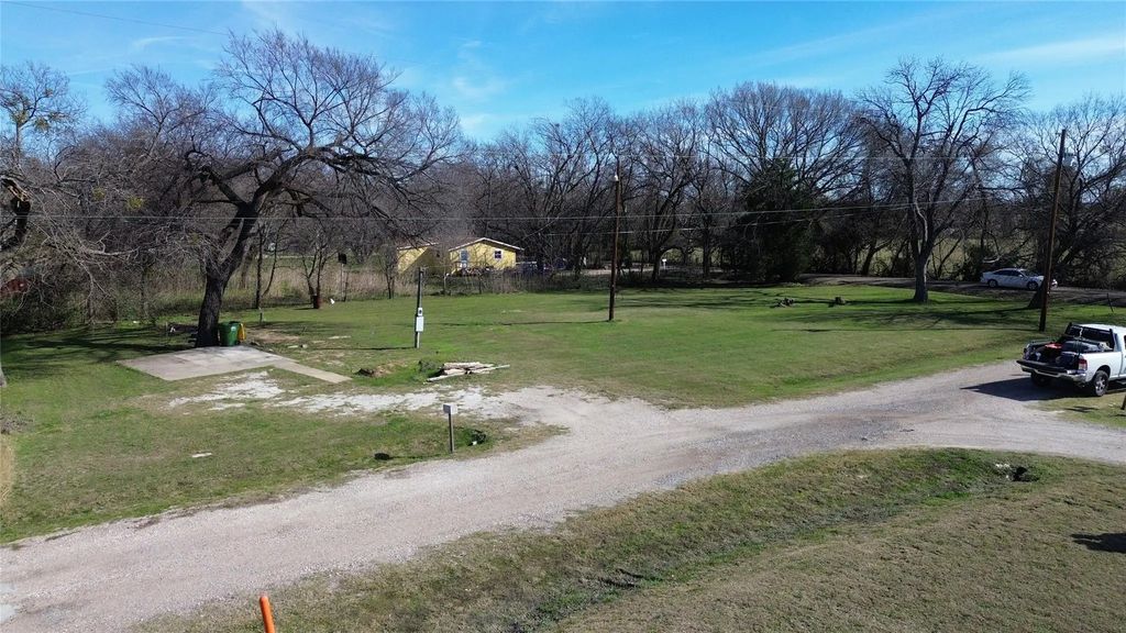 304 N Miller Avenue, Hubbard