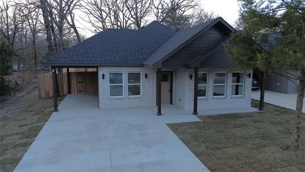 106 Ute Trail, Mabank